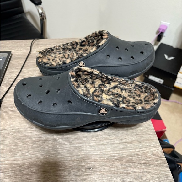 Size 8 women’s - Black Cheetah Crocs - Picture 1 of 11